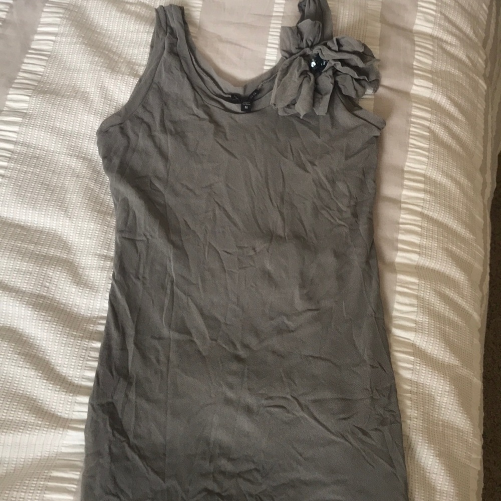 Layered mesh tank with flower
